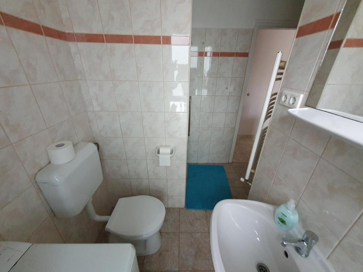Nyil Apartman Wellnes Debrecen Extérieur photo
