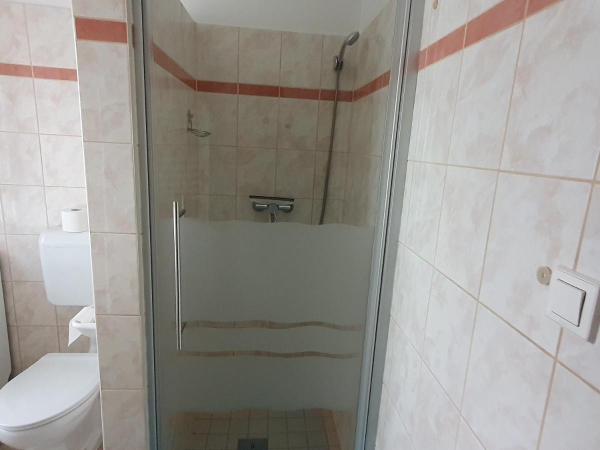 Nyil Apartman Wellnes Debrecen Extérieur photo