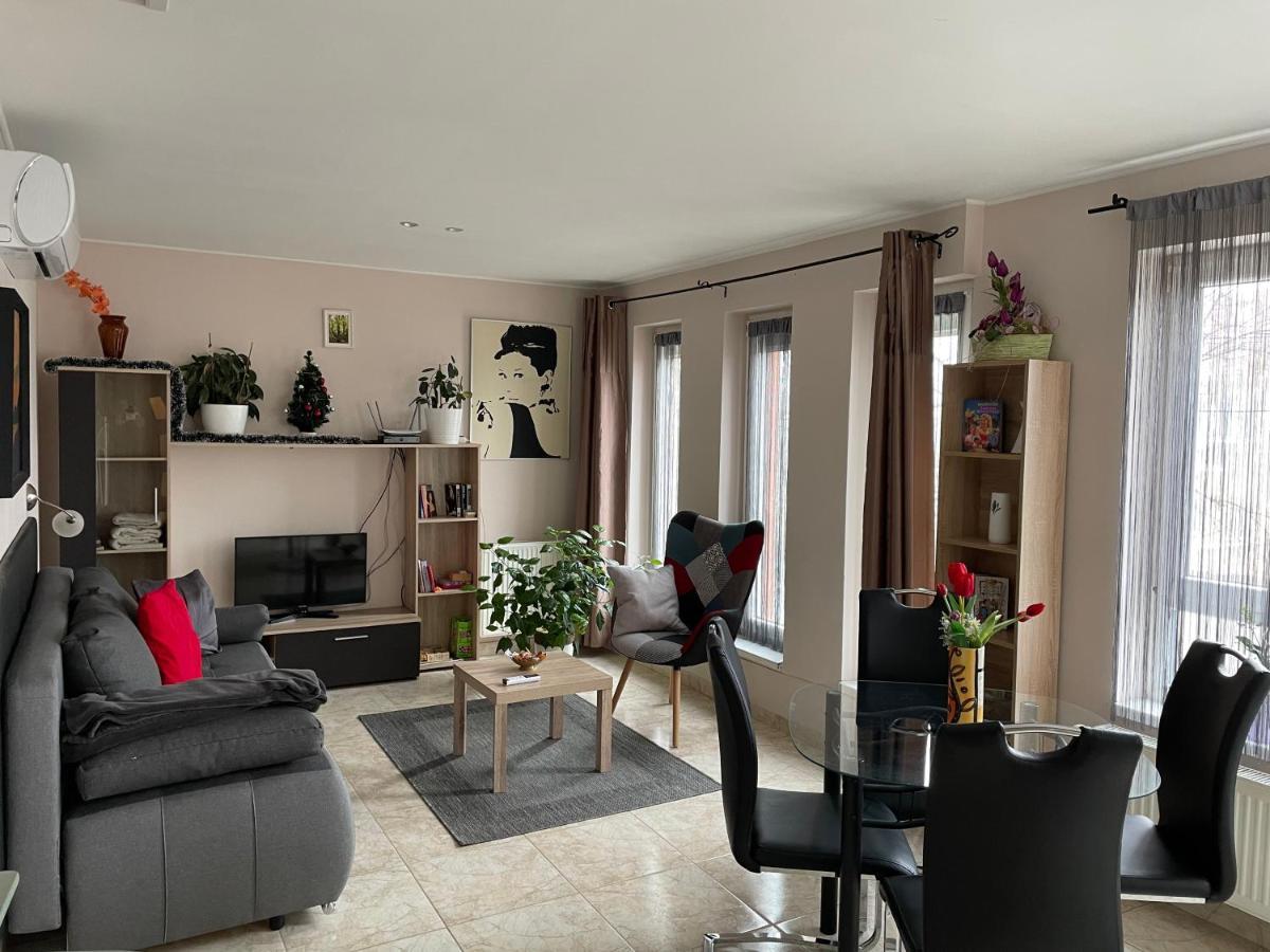 Nyil Apartman Wellnes Debrecen Extérieur photo